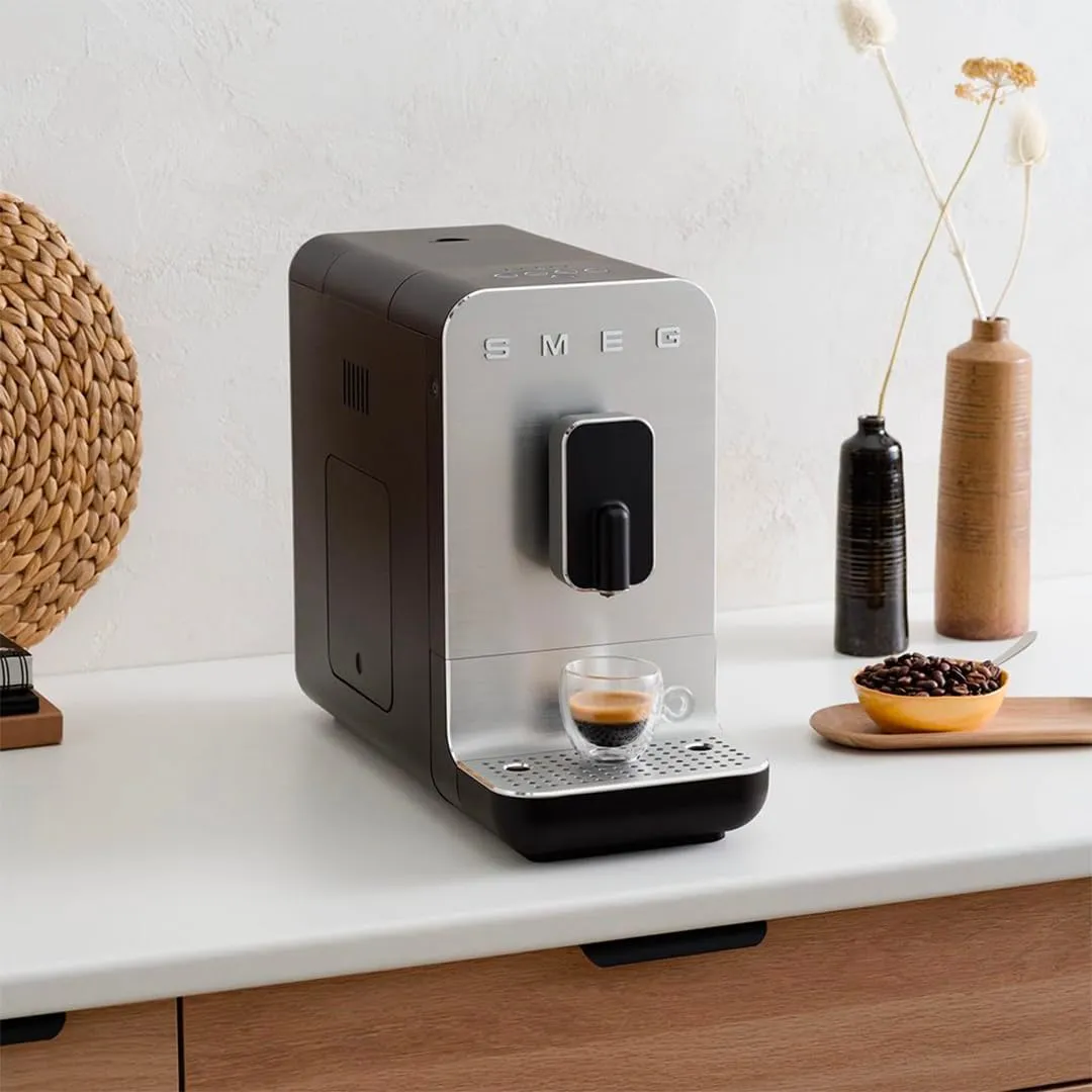Smeg NEW BCC11BLMUS Fully Automatic Espresso Machine,3 preset buttons for Espresso Cappuccino and Coffee Adjustable Grinder for Whole Beans (Matte Black)