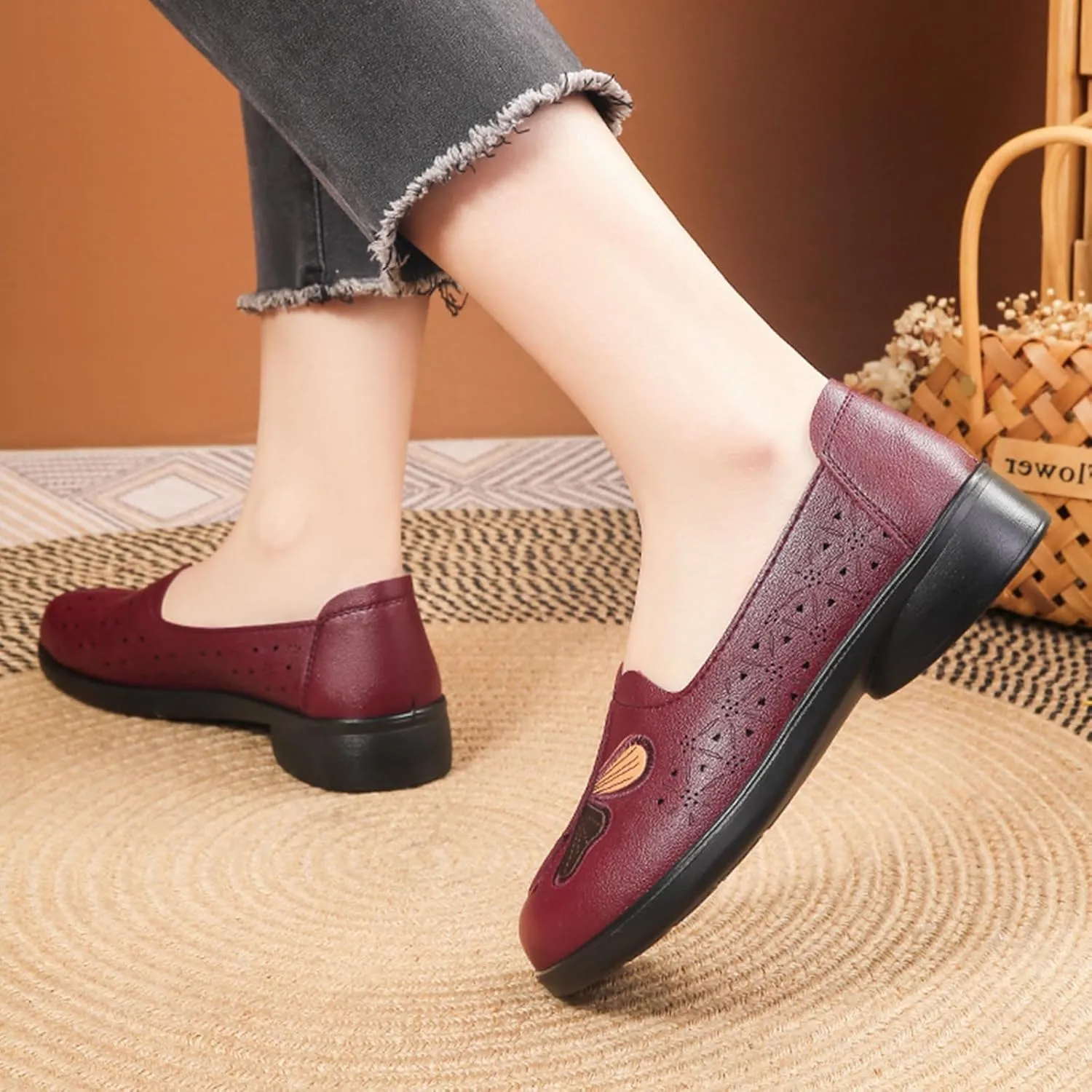 Women's Slip on Comfort Casual Leather Shoes,Vintage Cute Bow Embroidery Non-Slip Softsole Dress Walking Loafers